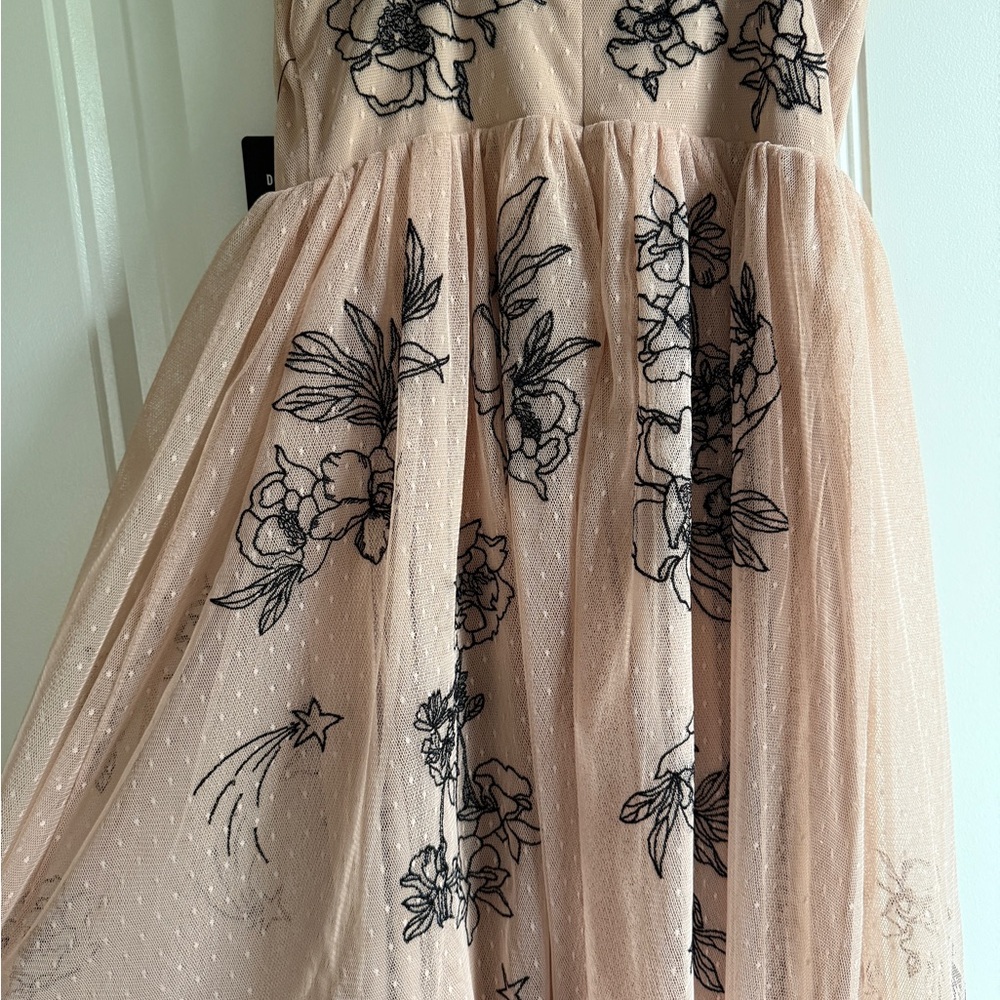 Express Pink Tulle Dress with Black Straps, Embroidered - Picture 4 of 11